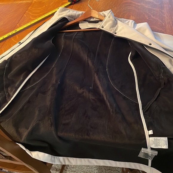 Light Jacket - Picture 4 of 10